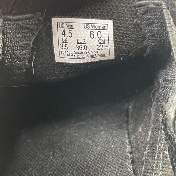 Vans X Nintendo Legend Of Zelda Logo Print Womens Size 6 Black Classic Slip Ons - Picture 15 of 15